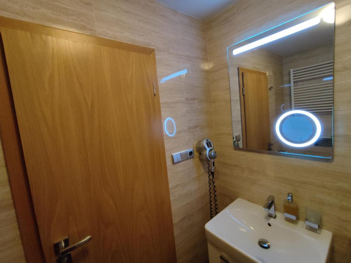 Free Wellness & Multimedia - Snidane V Cene - Zdarma Vstup Do Wellness, Virive Vany, Solna Sauna, Finska Sauna, Parni Sauna, Masaze, Playstation 5 A Hry, Sklep, Moderni Vybaveni, Parkovani Zdarma, Vybaveni Pro Deti, Klidna Lokalita * Harrachov