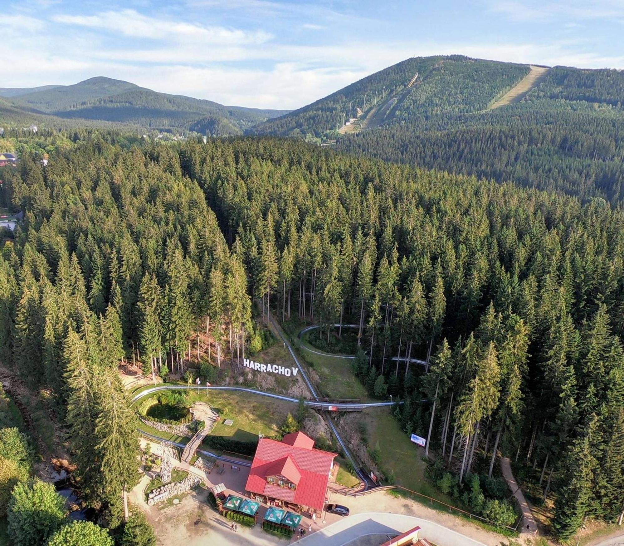 Apartment Free Wellness & Multimedia - Snidane V Cene - Zdarma Vstup Do Wellness, Virive Vany, Solna Sauna, Finska Sauna, Parni Sauna, Masaze, Playstation 5 A Hry, Sklep, Moderni Vybaveni, Parkovani Zdarma, Vybaveni Pro Deti, Klidna Lokalita Harrachov